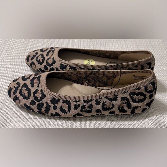 Seychelles 8W/9W Tan Brown Black Animal Leppard Print Knit Memory Foam Flats - Picture 3 of 9